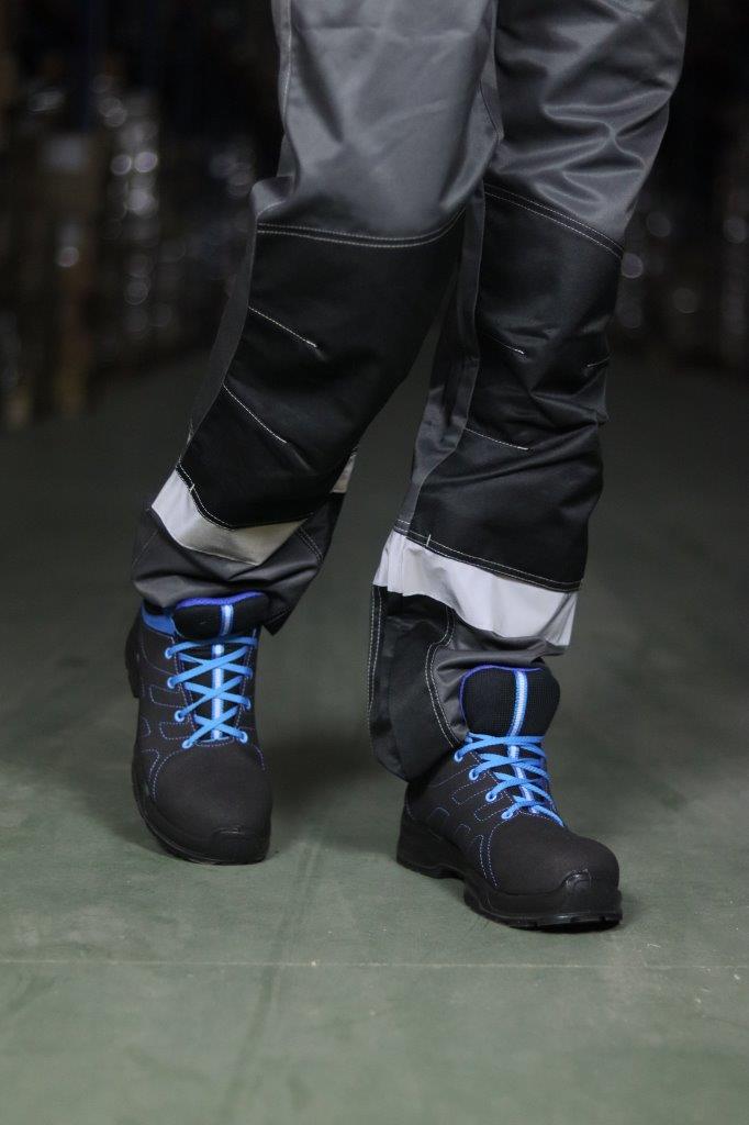 Ботинки для работы на складе