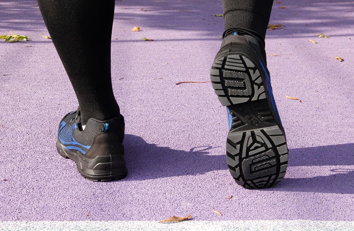 Фото на ногах сзади